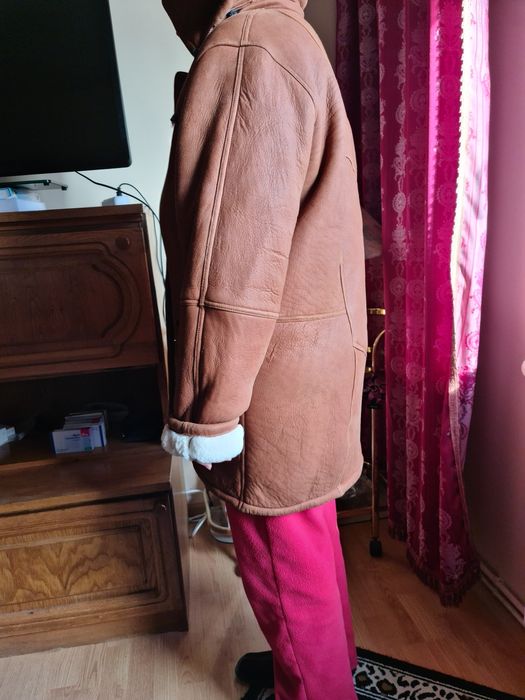 Blana cu gluga culoare caramiziu