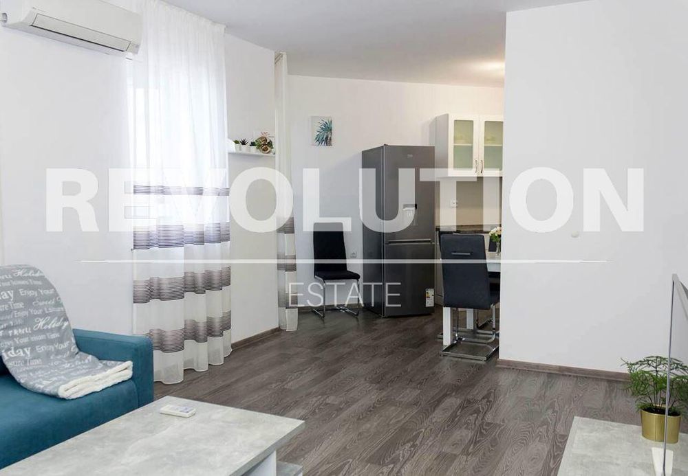 Дава се под наем Двустаен апартамент в Варна, Център - 61 кв.м за 650 € - Снимка #1