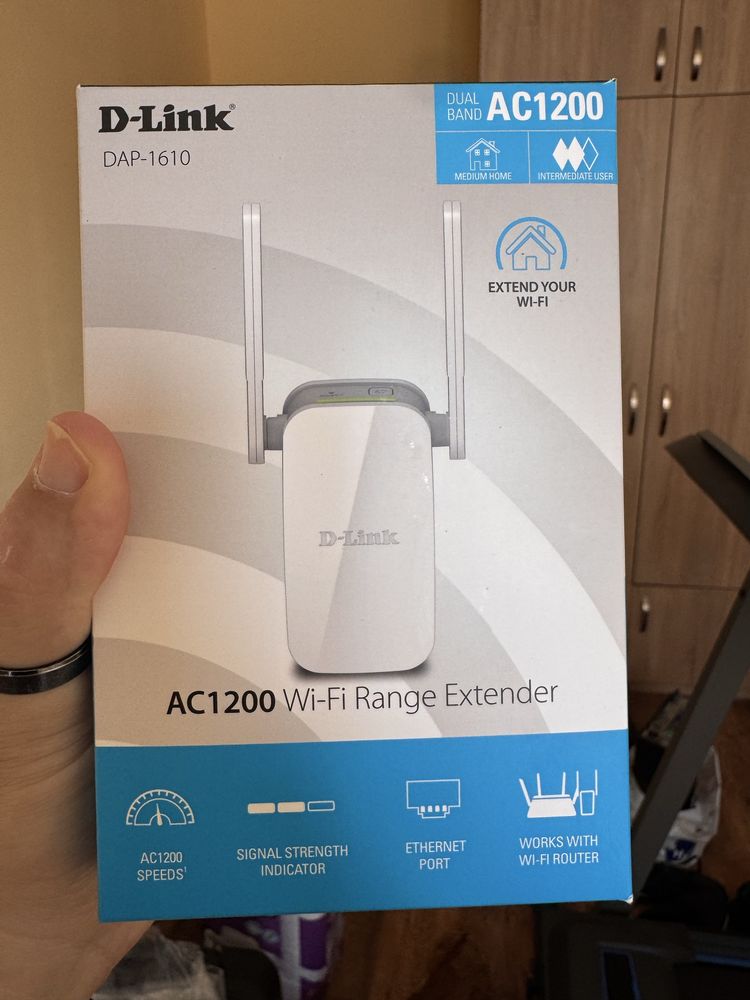 Продава се Wi-Fi extender D-Link