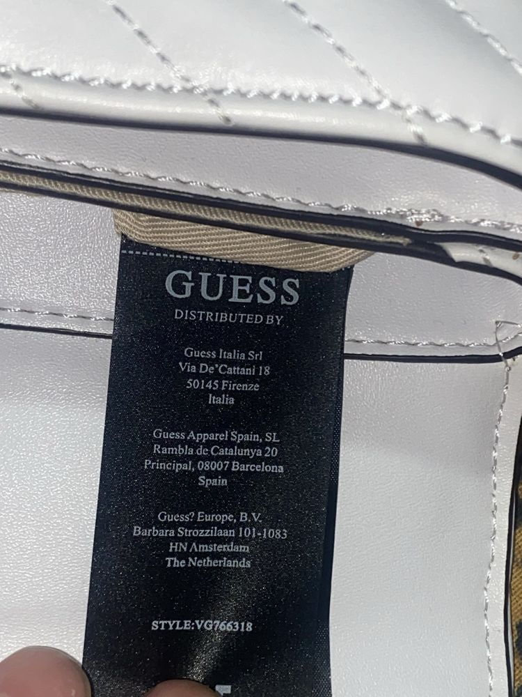 Чанта GUESS безплатна доставка