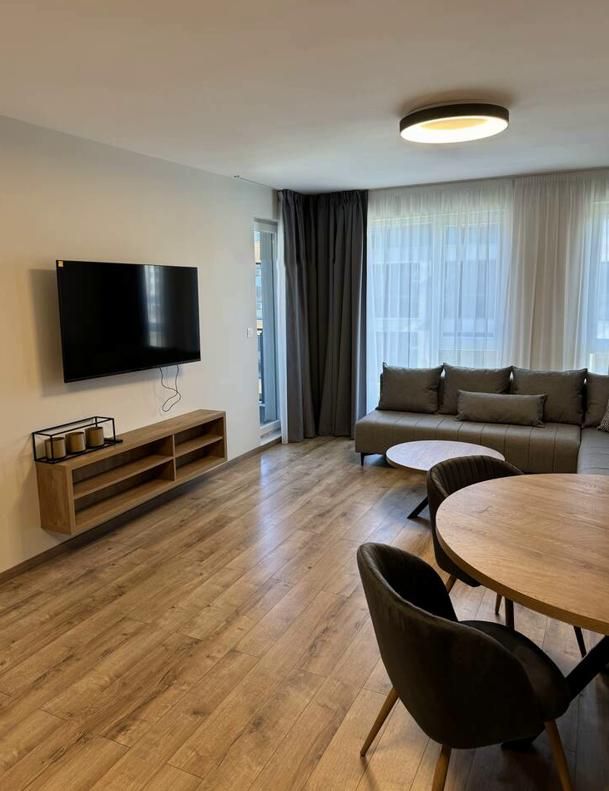 Дава се под наем Двустаен апартамент в Пловдив, Остромила - 78 кв.м за 550 € - Снимка #2