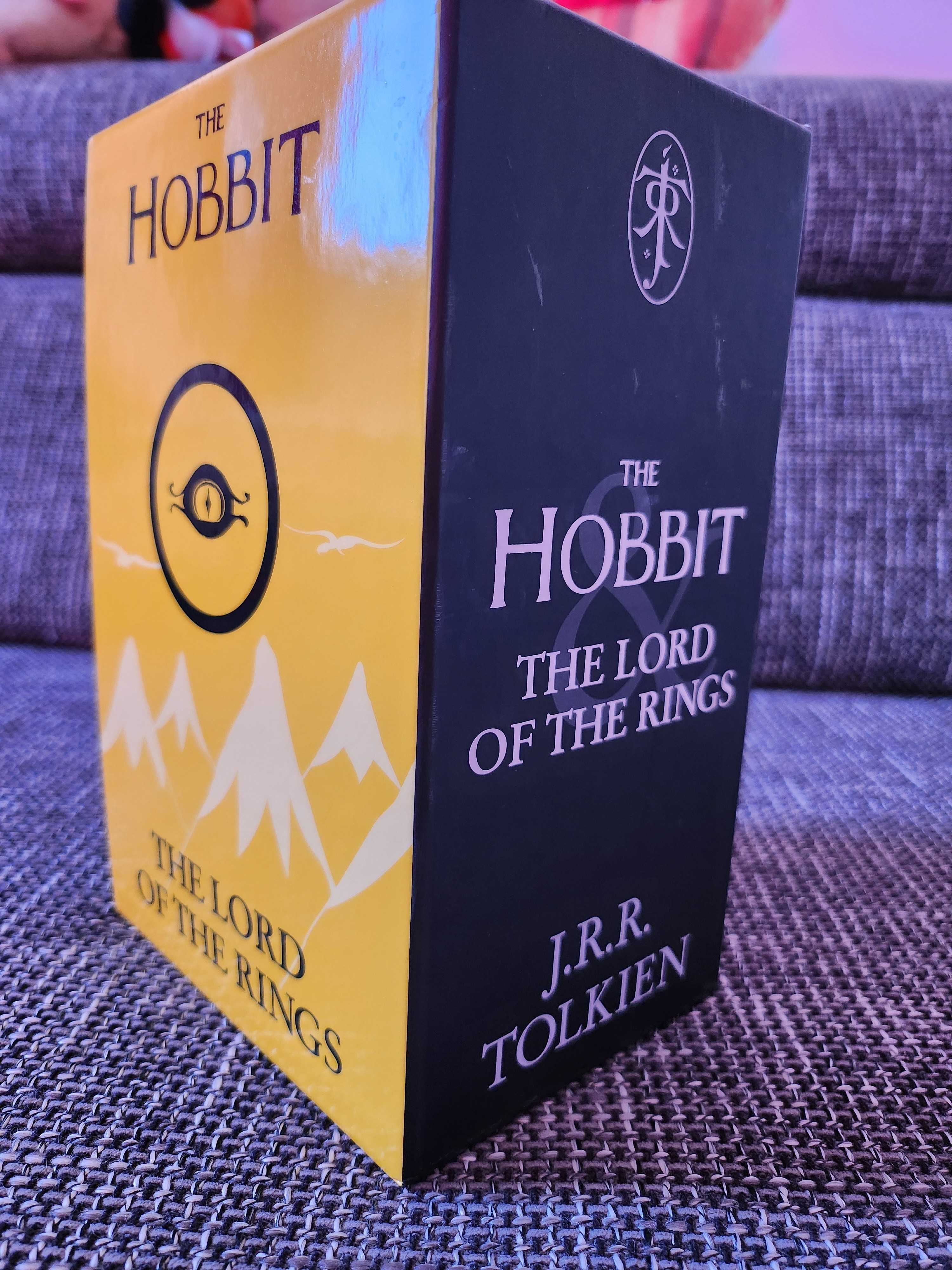 The Lord of the Rings + The Hobbit set cutie 4 volume, limba engleza