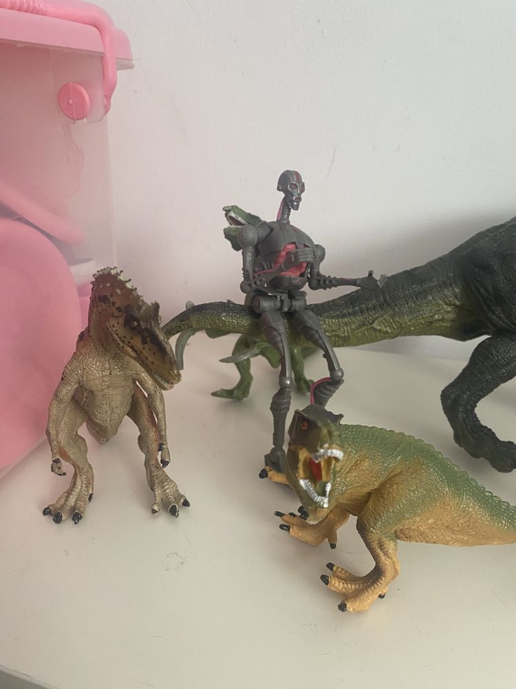 Коллекция динозавров с Марвина