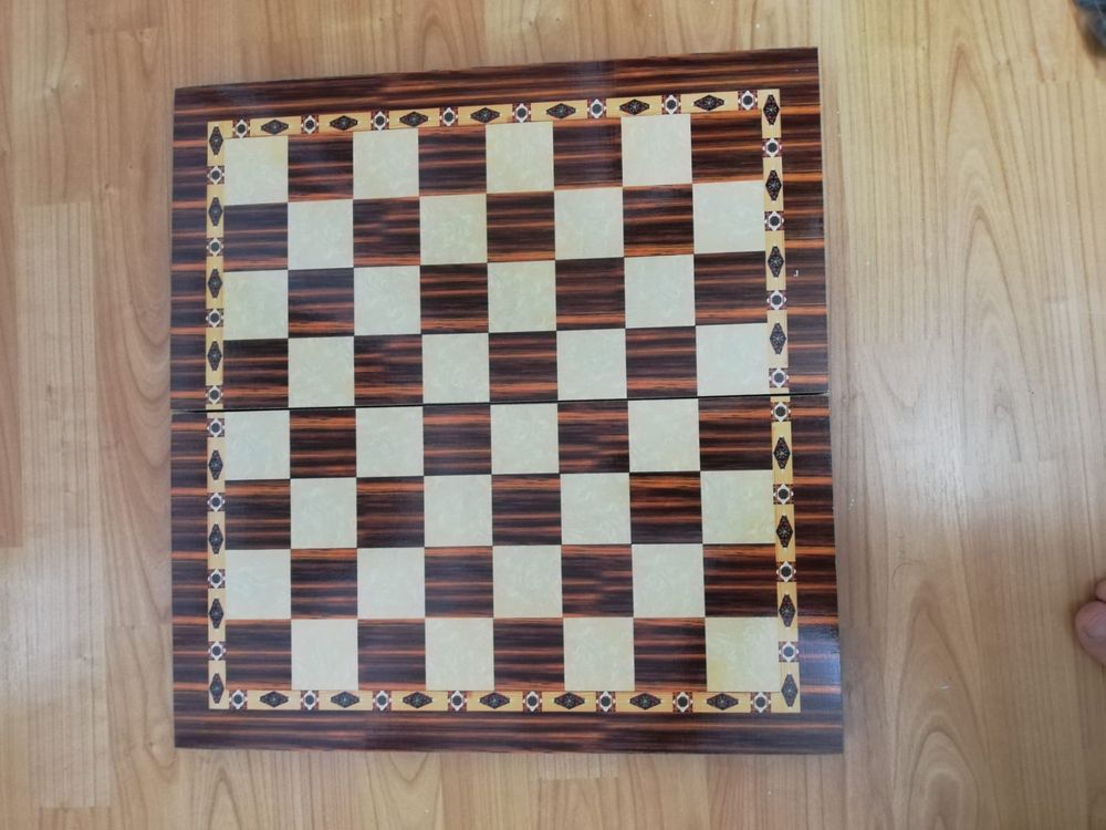 Joc de table din lemn - 48x48 cm