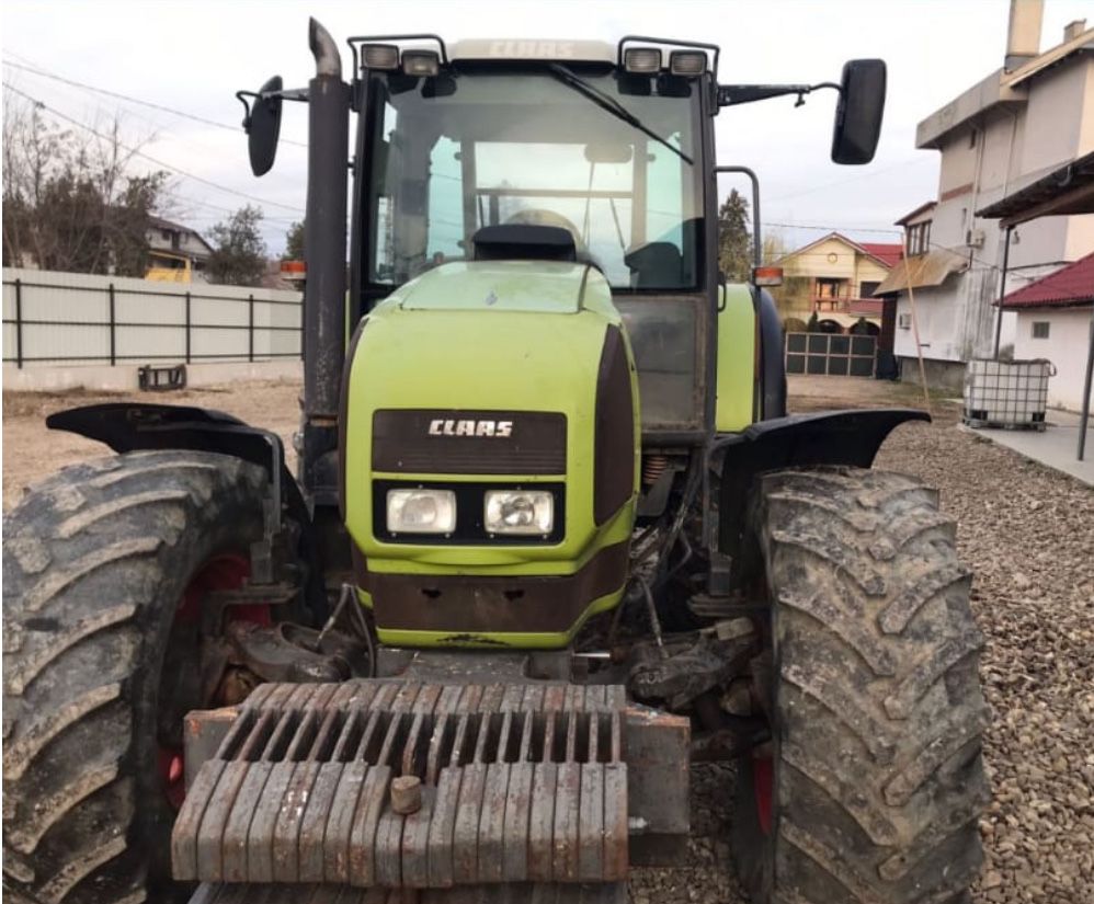 Dezmembrez Tractor Claas 836 RZ