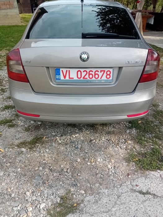 Vând Skoda Octavia