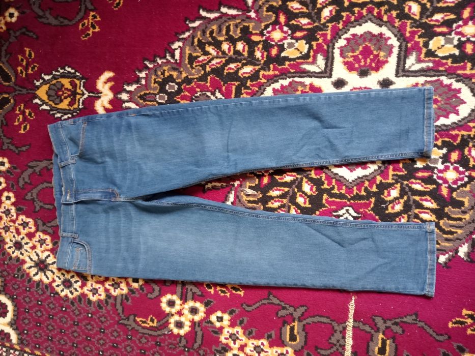 Продам джинсы синий