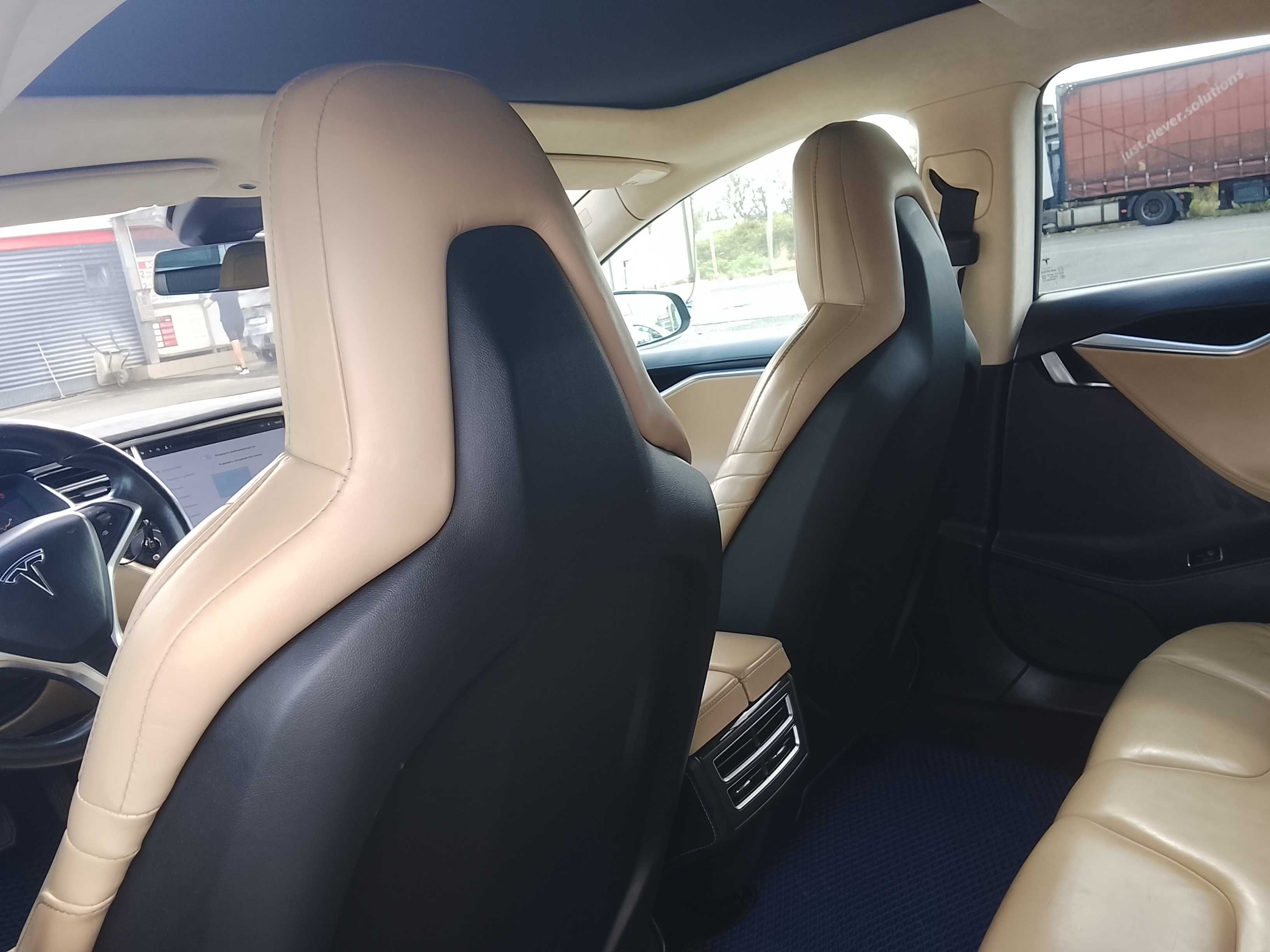 Tesla Model S 90D 2016 rest UA 417 л.с