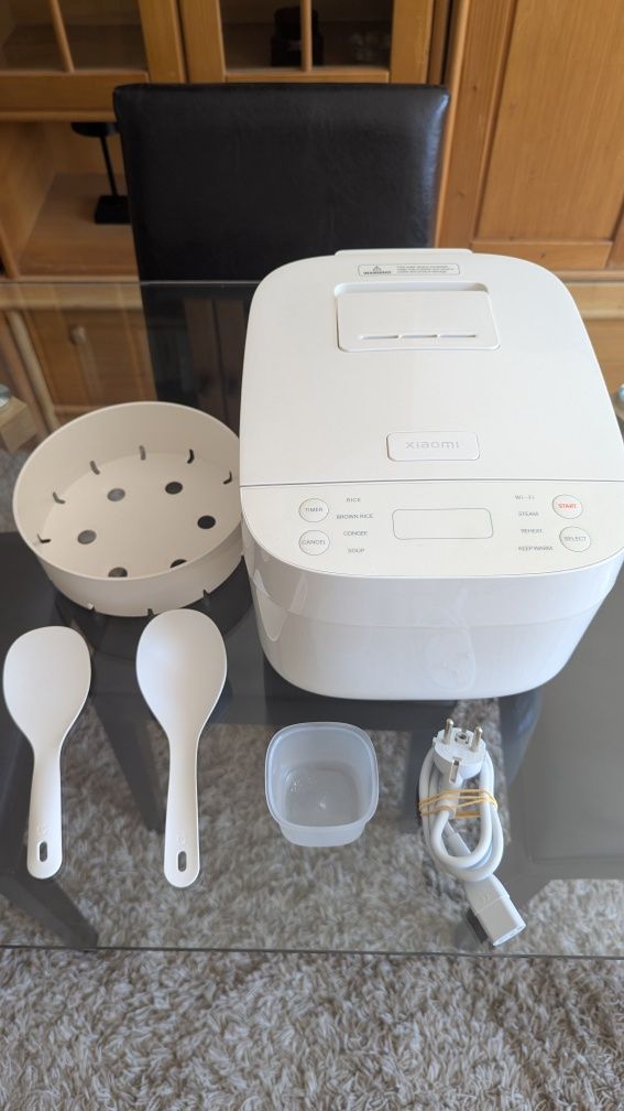 Aparat multifunctional de gatit orez