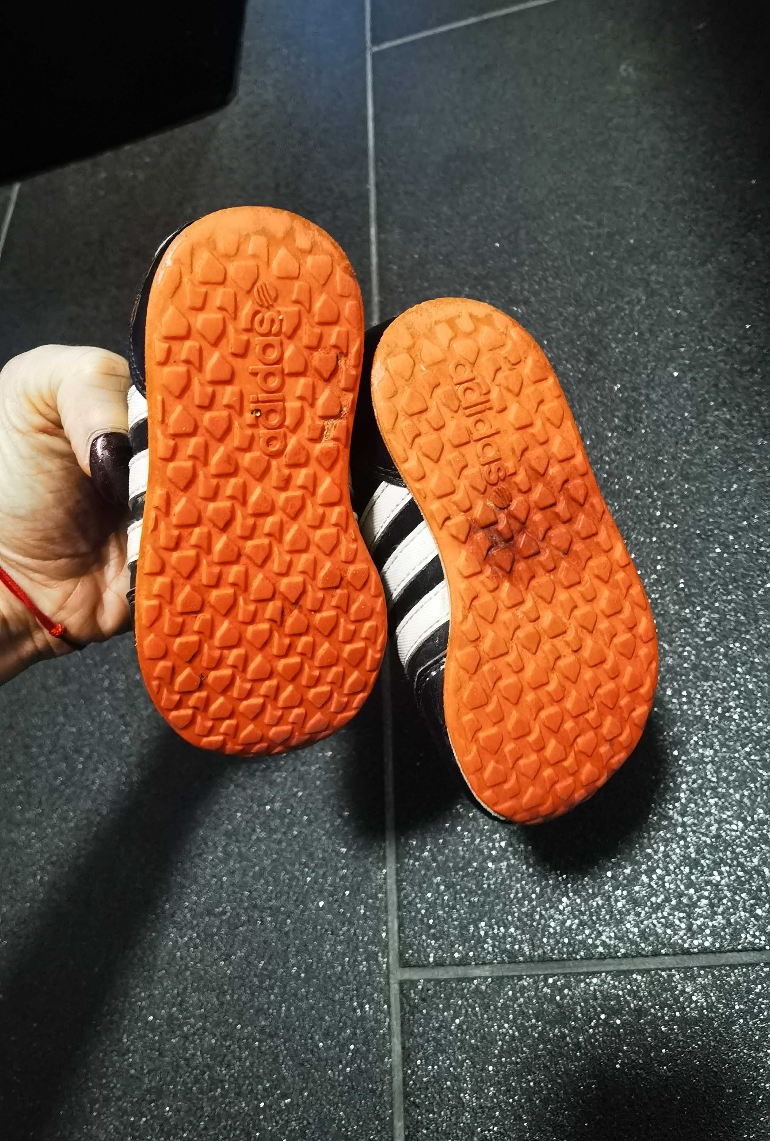 Бебешки маратонки ADIDAS унисекс