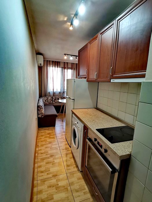 Дава се под наем Двустаен апартамент в Бургас, Възраждане - 50 кв.м за 127.5 € - Снимка #1