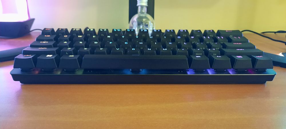 Tastatură Razer Huntsman Mini (Red Switch) – Ca Nouă!