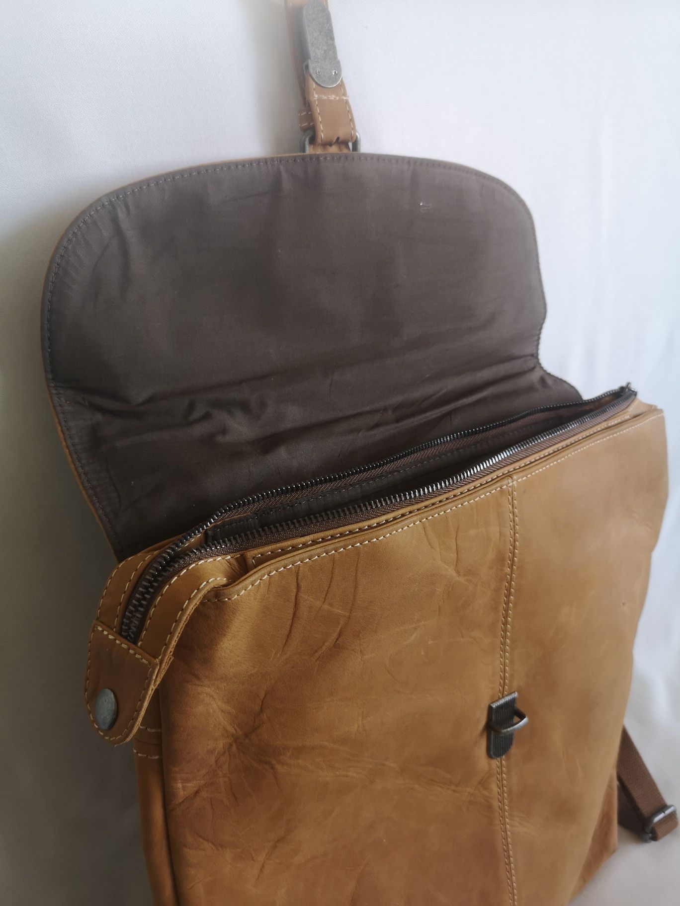 Gusti Leder, раница естествена кожа