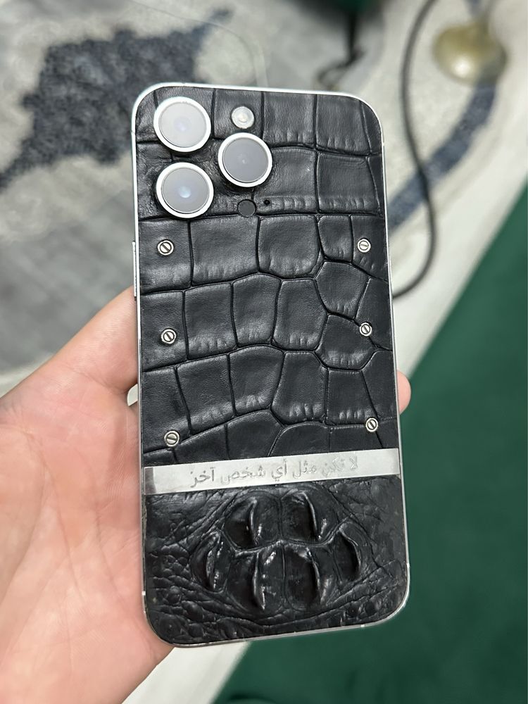 Iphone 14pro max custom silver & crocodile 1tb