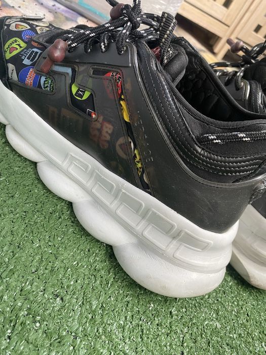 Versace chain reaction