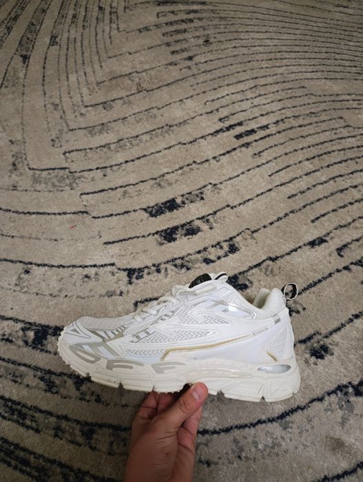 Nike, adidas, OFF-WHITE