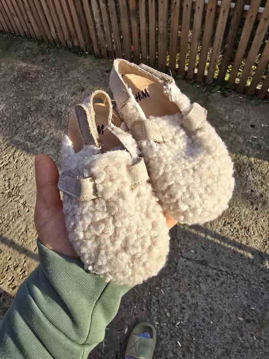 Saboti blana fetitr H&M marimea 23