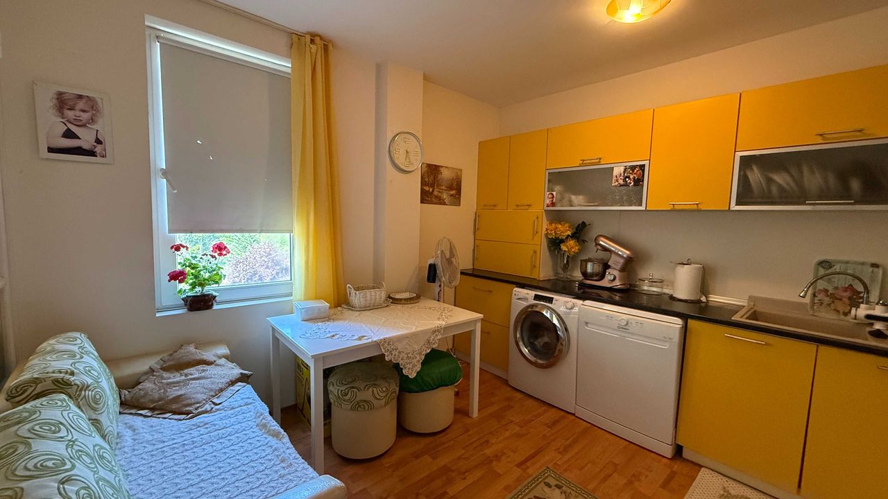 Продава се Тристаен апартамент в к.к. Св.Св. Константин и Елена - 100 кв.м за 2280 €/кв.м - Снимка #4