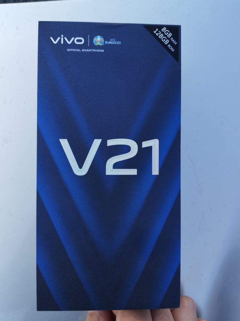 Vivo V21 8+4 GB, 128 GB
