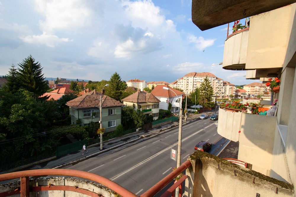 De inchiriat | Apartament | Cu 2 camere | Terasa | Ultracentral