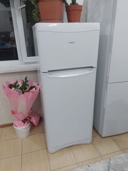 Холодильник indesit