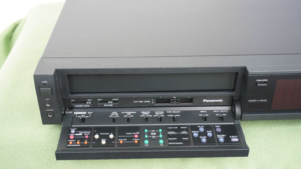 Video recorder VHS Panasonic NV-F75 stereo Hi-Fi
