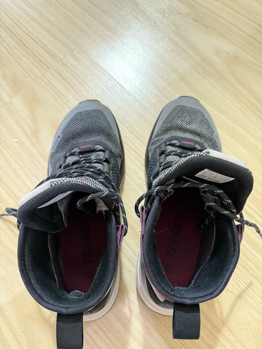 Adidas Terrex ghete drumetie masura 40