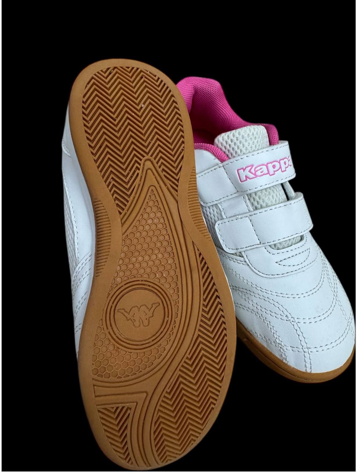 Adidași fetita mar 31 în stare excelentă