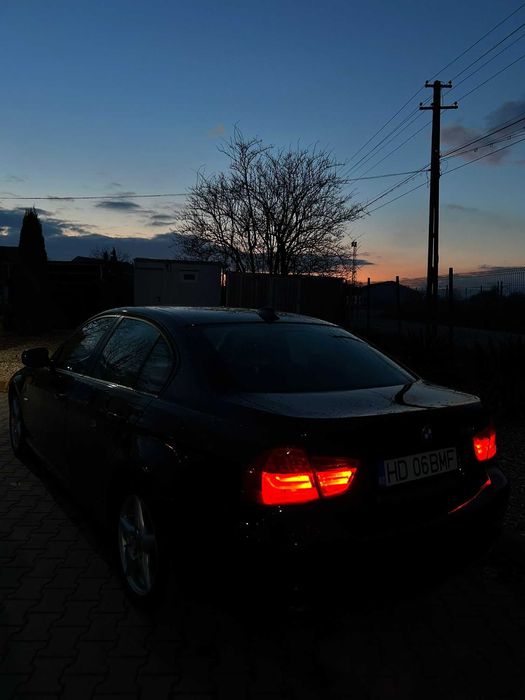 BMW E90 318I 2010 varianta Facelift, Cod motor N43, 143 Cai putere.