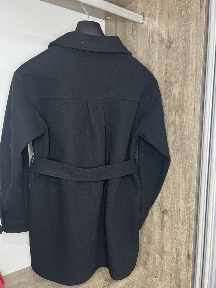 Връхна дреха ZARA