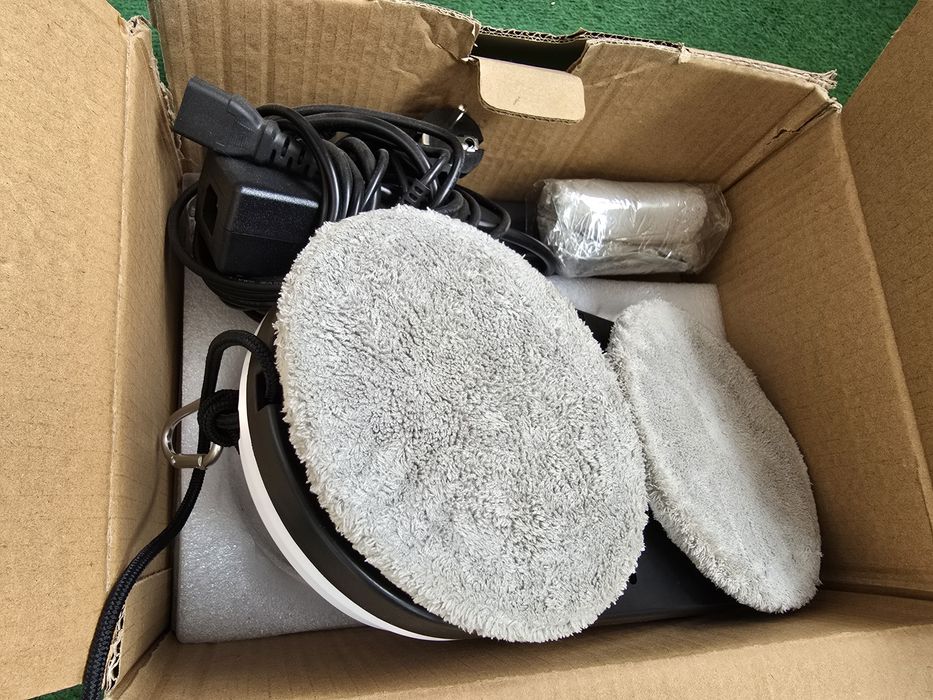 Робот за прозорци с дистанционно