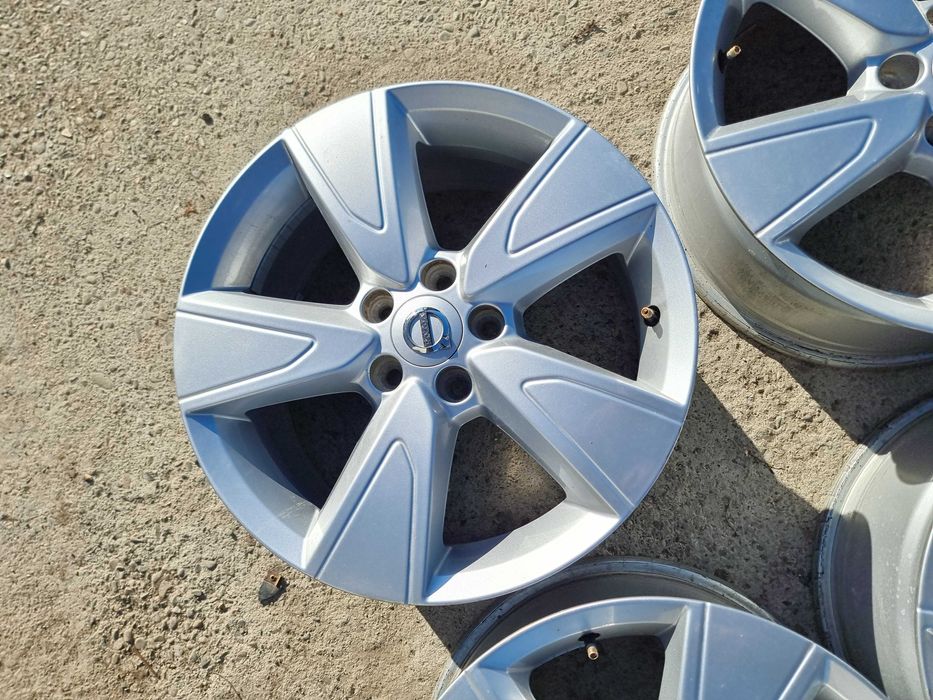 Jante Volvo Xc40 Xc60 Xc70 III V60 S80 II R17 Model 5-Spoke Silver