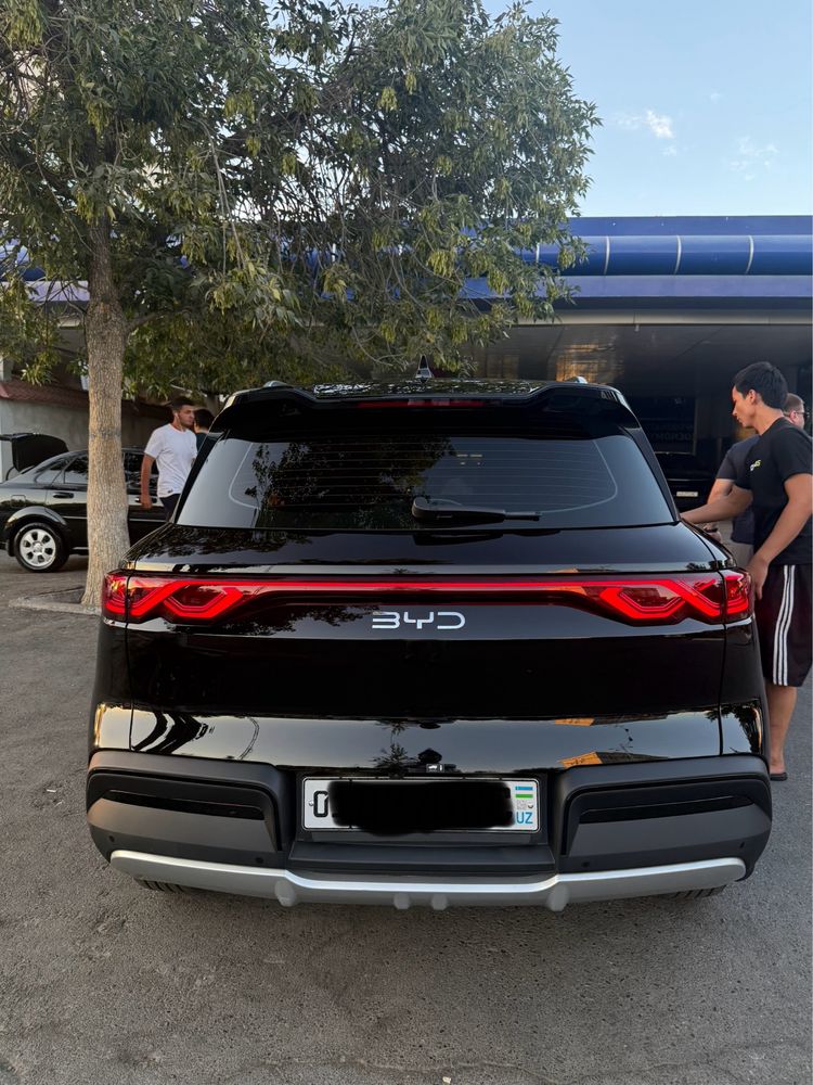 BYD Yuan Up 2025yil toza tayor navarotlari bilan