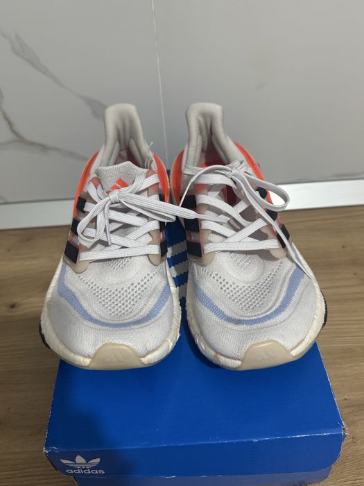 Adidas Ultraboost 37 1/3 folositi dar in stare buna