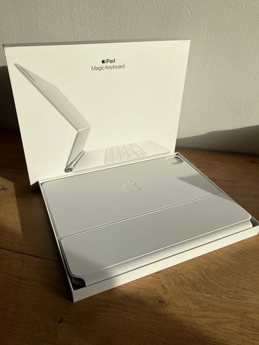 Magic Keyboard Apple iPad Pro 12.9 (3rd–5th gen)–Alb, Layout Românesc