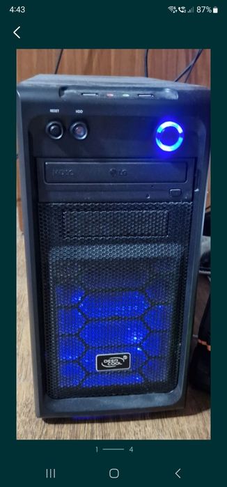 Vand PC cu tastatura, maus, și monitor