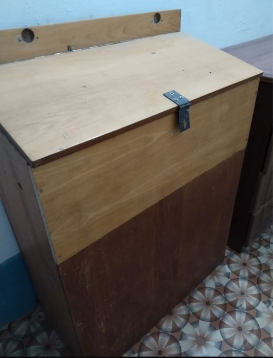 Отдам ящик за шоколадку