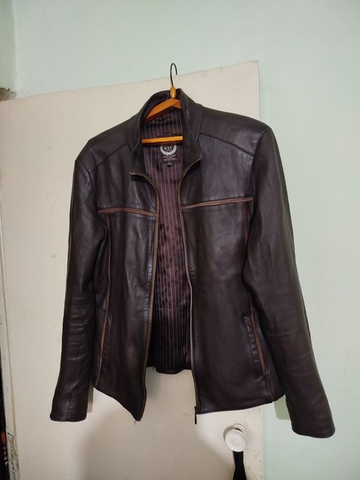 Продам кожаные куртки.