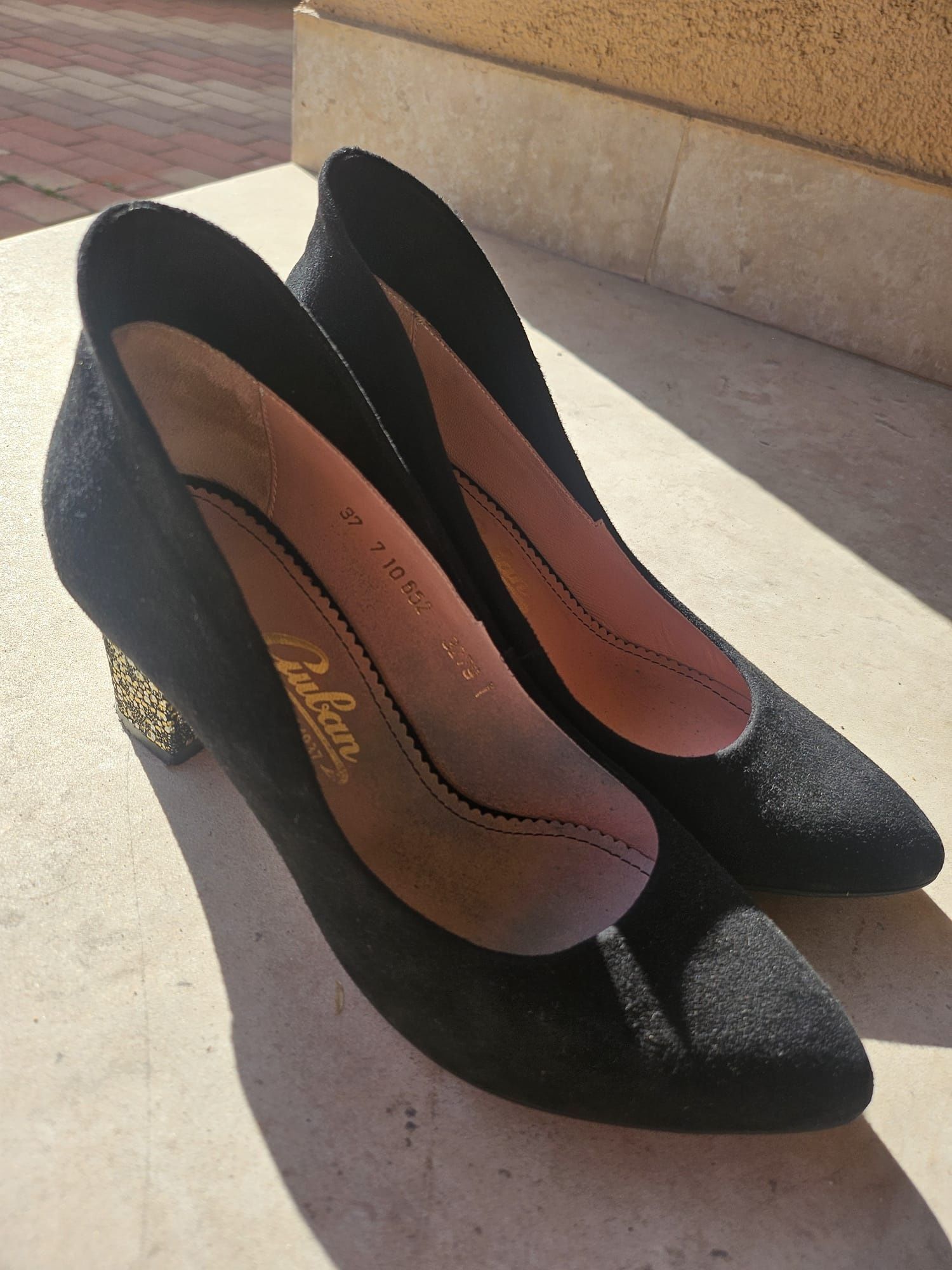 Vand pantofi eleganti GUBAN