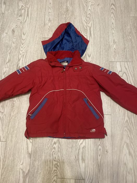 яке със естествен косъм на качулката