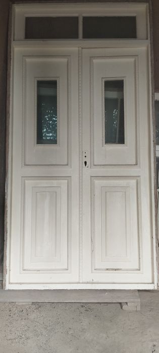 Eski eshik rom sotiladi