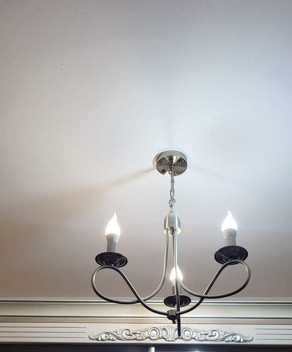 Продается люстра