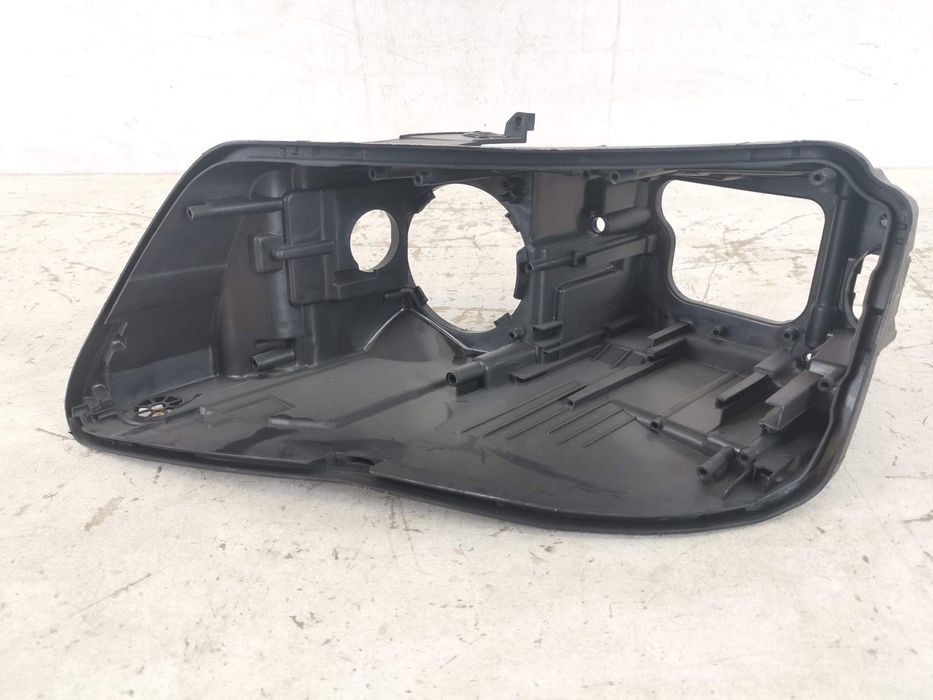 Ауди А8 / Audi A8 [ - ] Ляв xenon фар кутия в добро състояние