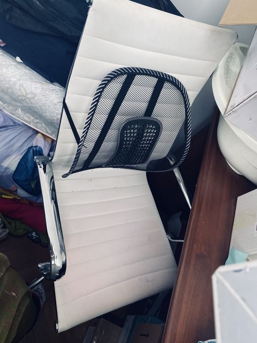 Продается кресло белое. Самовывоз с 15 мкр