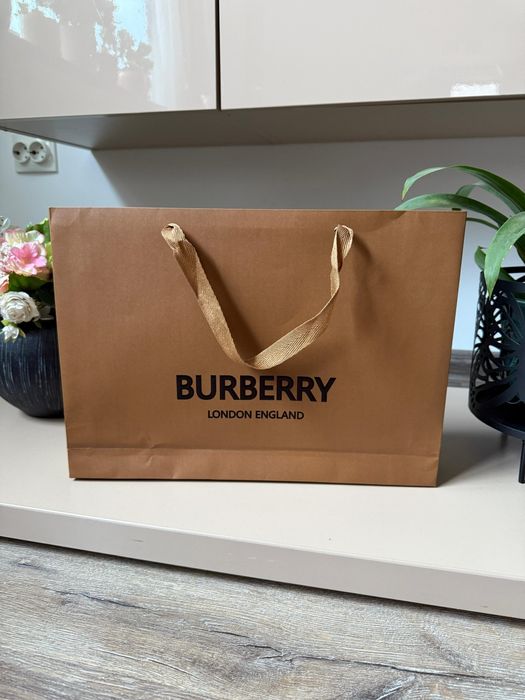 esarfa burberry noua