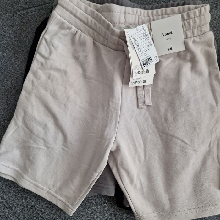 Pantaloni scurti masura 146
