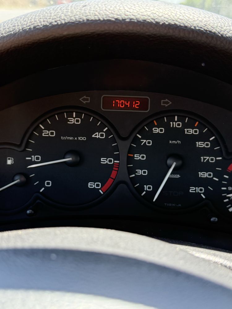 Vand piese si accesorii peugeot 206  1.4 hdi motor la proba si cutie