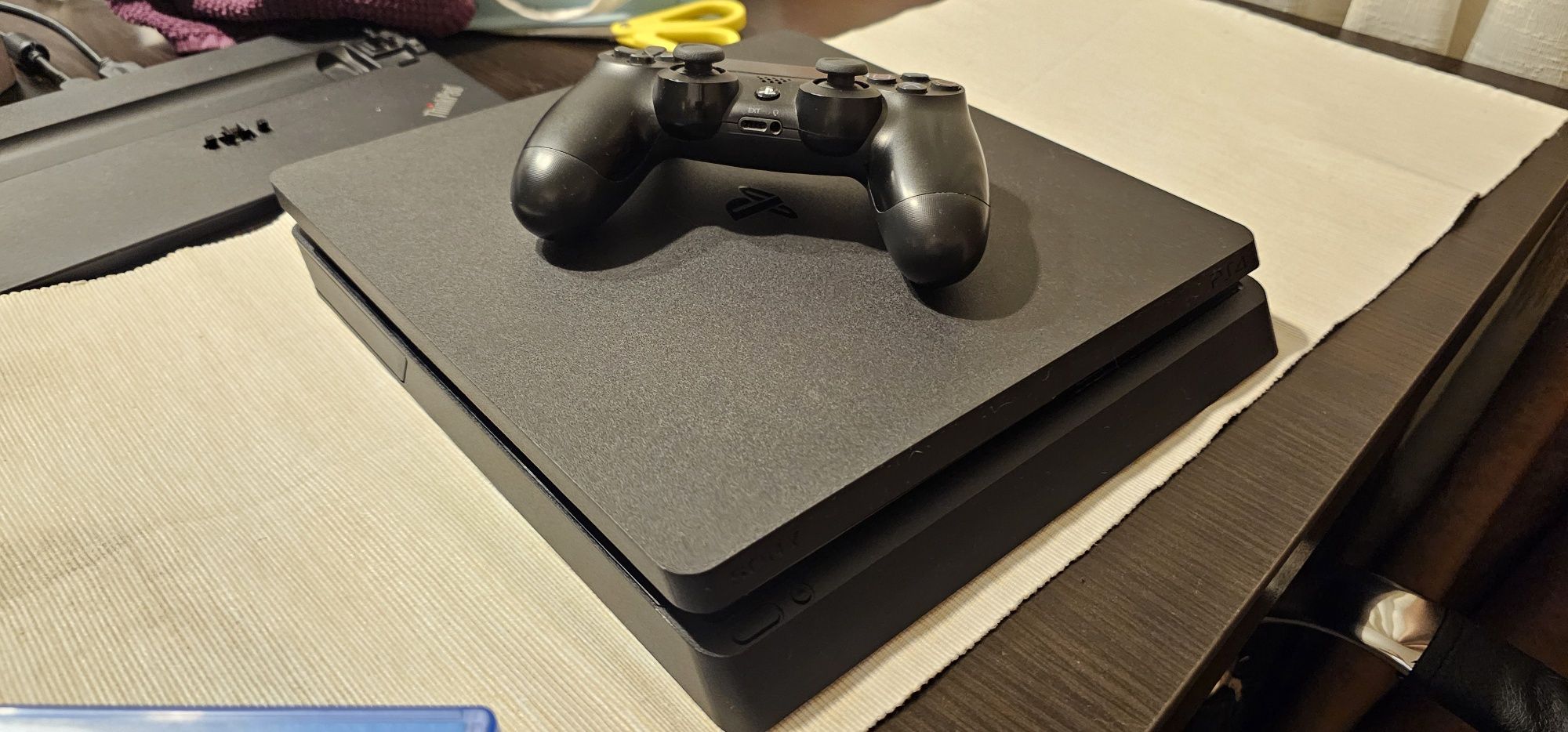 Playstation 4 Slim 1TB