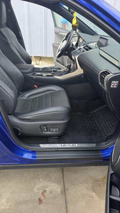 Продавам Лексус NX 300h