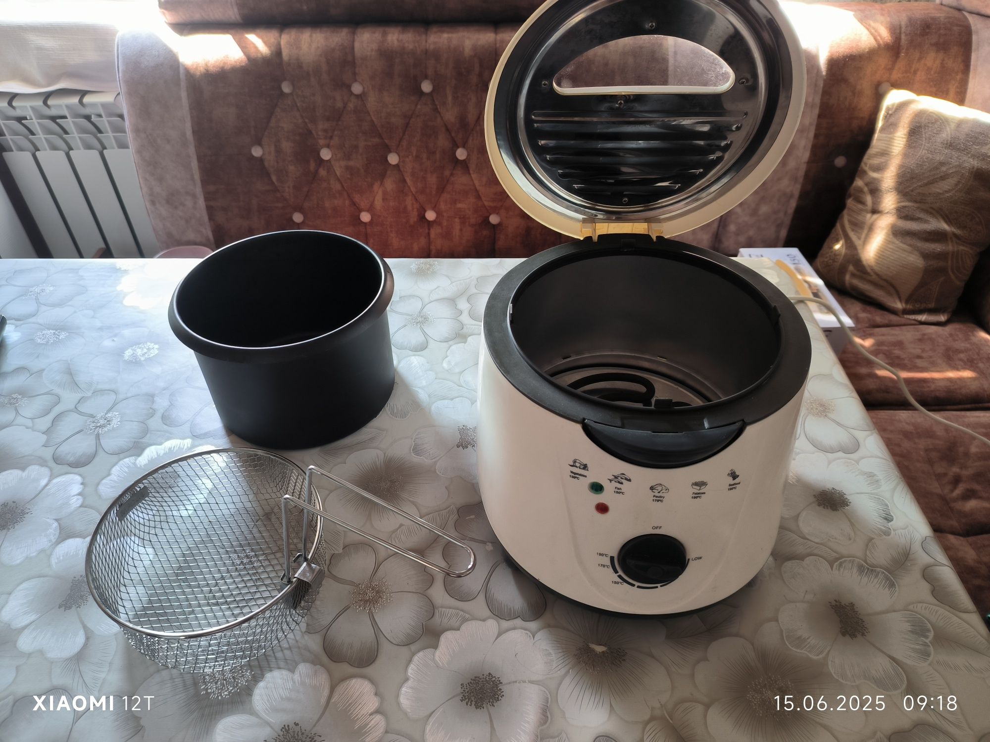 Продаю фритюрницу Grand Household
Состояние: хорошее, работает отлично